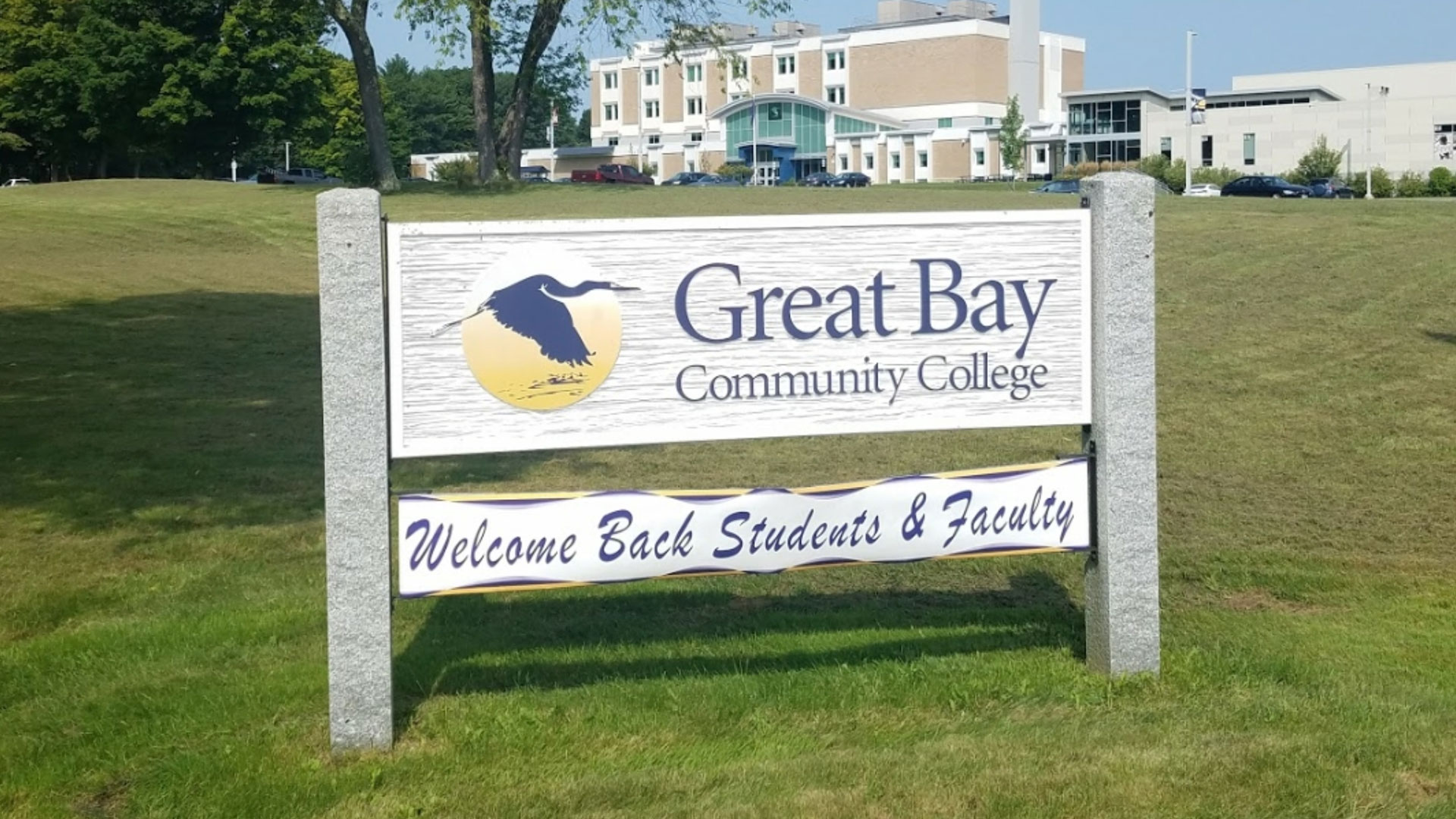 Community College Exterior Photo